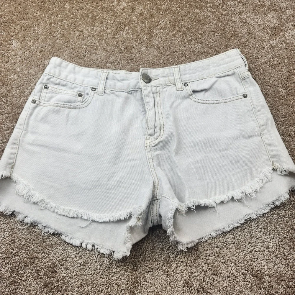 Free People White Denim Cut Off Frayed Hem Shorts Size 28 Light Wash Boho